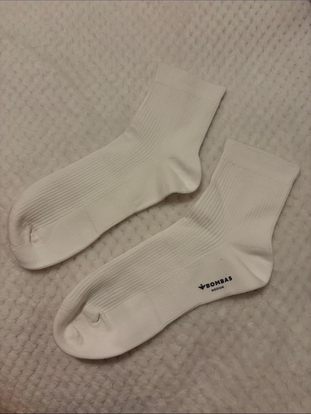 NWOT Bombas Women’s White Crew Athletic Socks, 1 Pair Medium Size 8-10.5